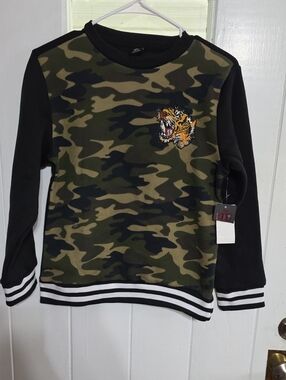 NWT PANYC Boy's Camo Sweatshirt Tiger? Patch Fleece Lined Varsity Stripes 10/12